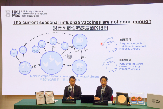 潘烈文教授（右）強調減活疫苗的優勢在於其簡易鼻內接種方式，這種無針接種技術可消除民眾（尤其是幼童）對疫苗接種的恐懼，有助緩解疫苗猶豫。
 